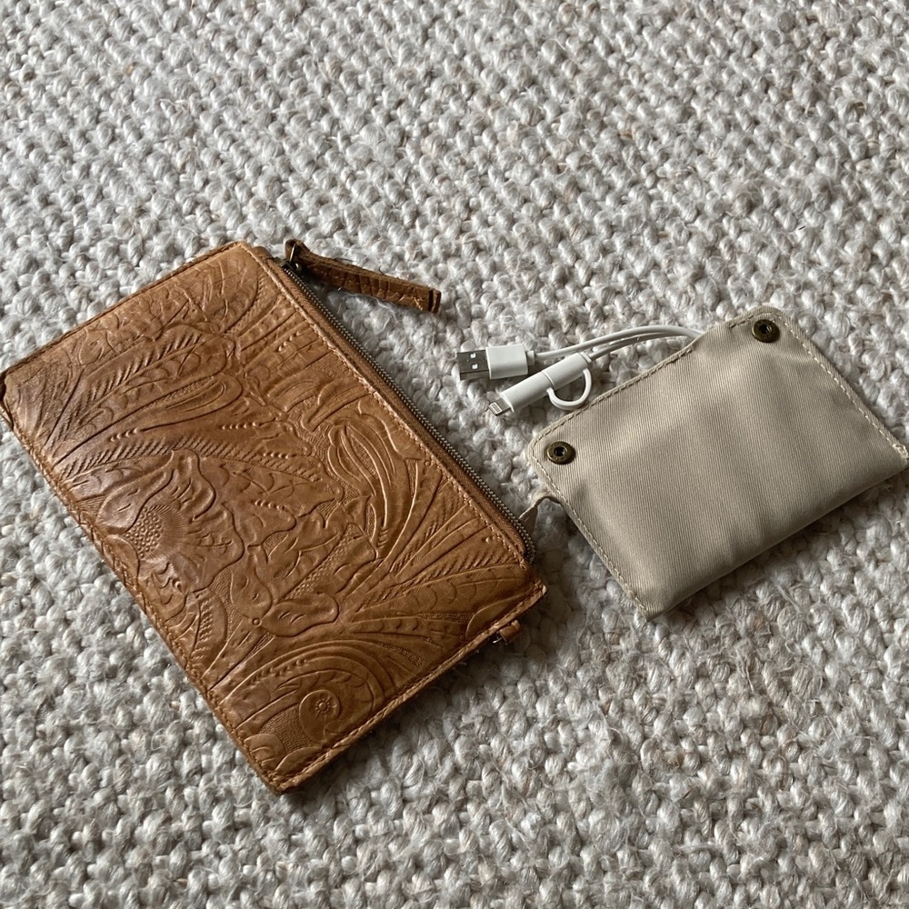 American Leather Co. Tan Embossed Leather Zip Wallet - Picture 8 of 10